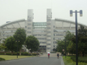 浙江大学投资30多亿元新建了一座现代化、网络化、园林化、生态化的大学校园——紫金港校区。紫金港校区位于杭州城西部塘北地块，毗邻著名而又古老的西溪风景区，分东西两个部分，总规划5856亩。校区建设工程高起点规划、高水平设计、高质量施工，硬件设施齐全、先进、实用，初步实现了"现代化、网络化、园林化、生态化"的建设目标。在规划设计上，罗致名师，充分发挥其想象力和创造力，追求变化中求统一，统一中寻变化的建设风格。突出大学校园的园林风格和特色，强调园林与主体建筑的互相渲染和烘托。